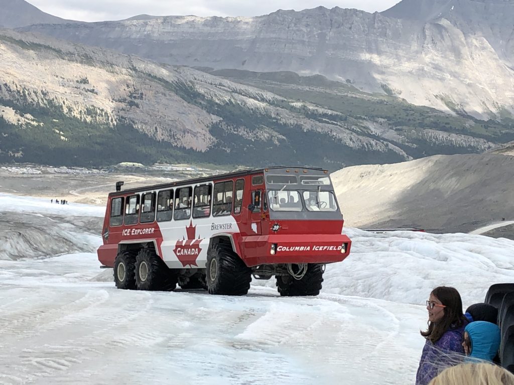 banff-Glacier-bus